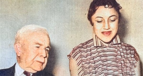 كوليت وجدها فارس الخوري هذه الصورة من ارشيف الباحث أيمن ذو الغنى من وكيبيديا